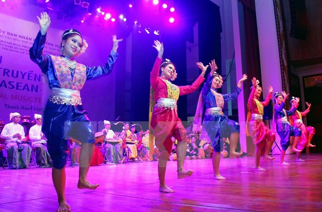 В провинции Тханьхоа открылся фестиваль традиционной музыки стран АСЕАН - ảnh 1